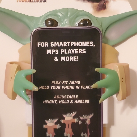 The child mandalorian phone holder stand - Picture 6 of 9